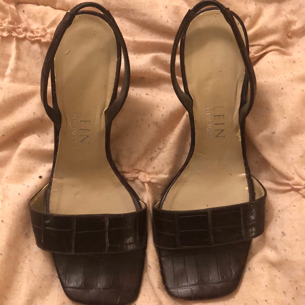 Brown Anne Klein “Strappie” Sandals!